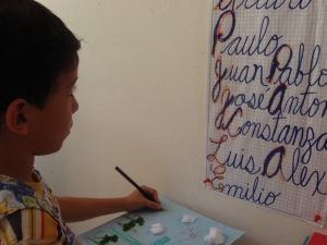 paulo writes his name